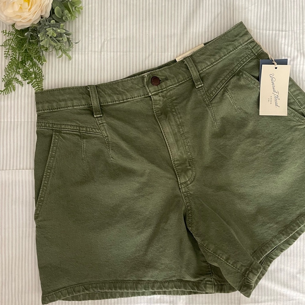 Universal Thread NWT Green Denim Midi Shorts